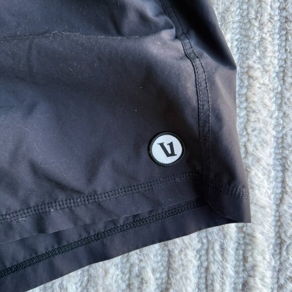 Vuori Lined Workout Shorts 5” Black L - Picture 2 of 3